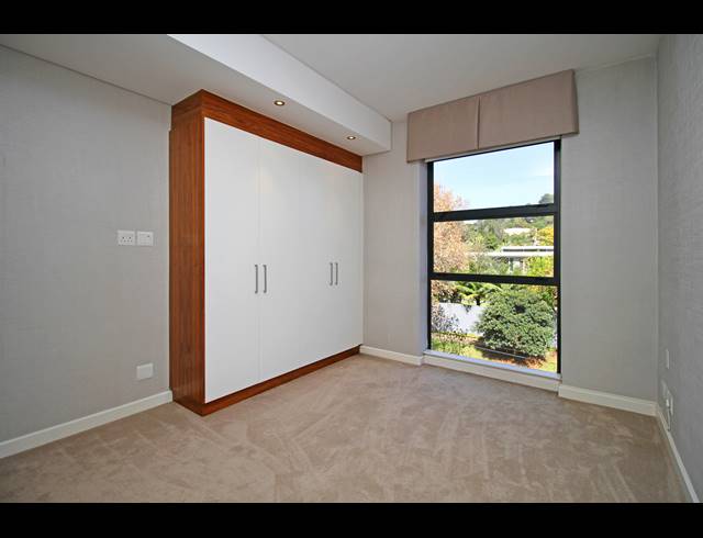 3 BEDROOM APARTMENT FOR SALE IN HOUGHTON ESTATE